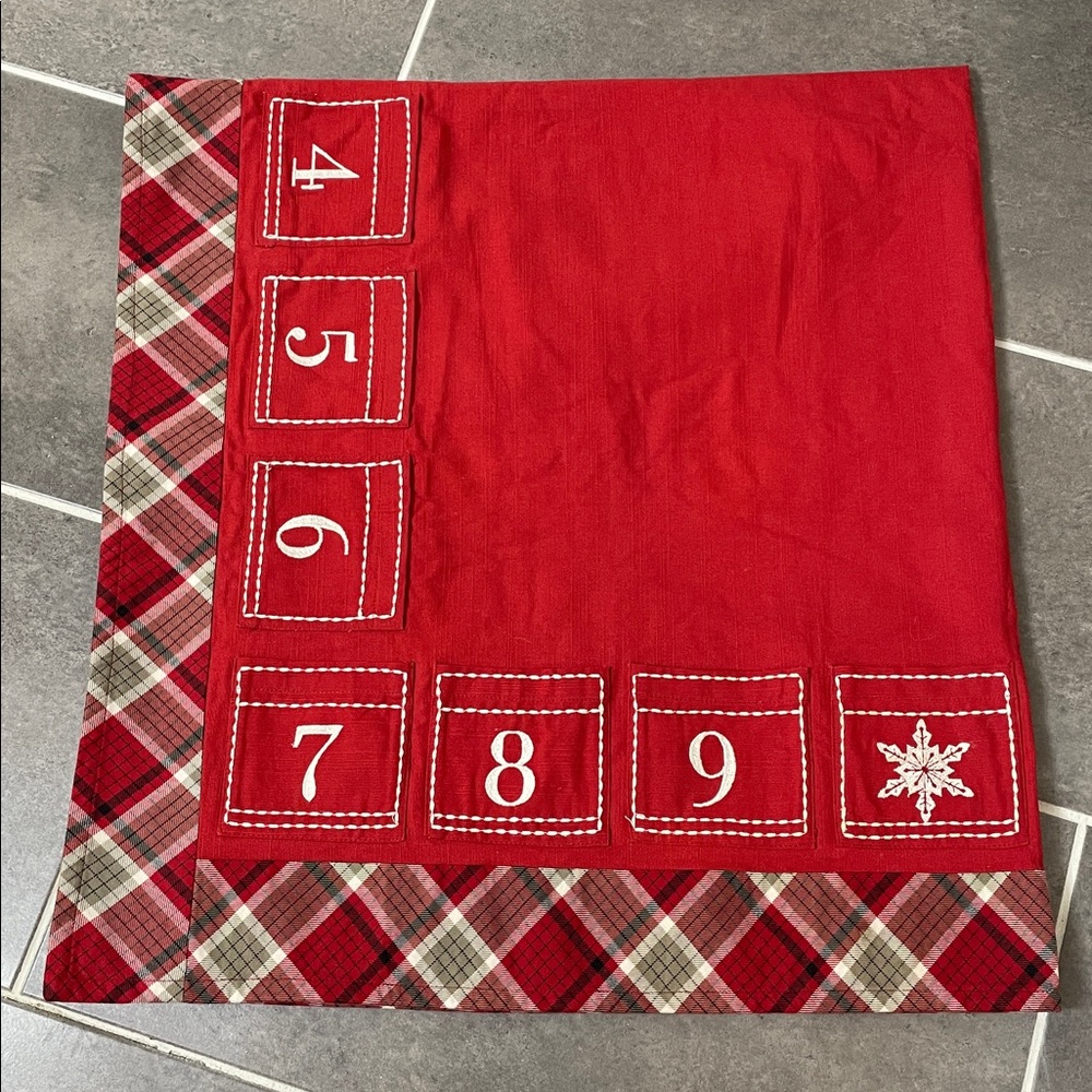 Pottery Barn ADVENT CALENDAR TABLE THROW - Picture 5 of 9